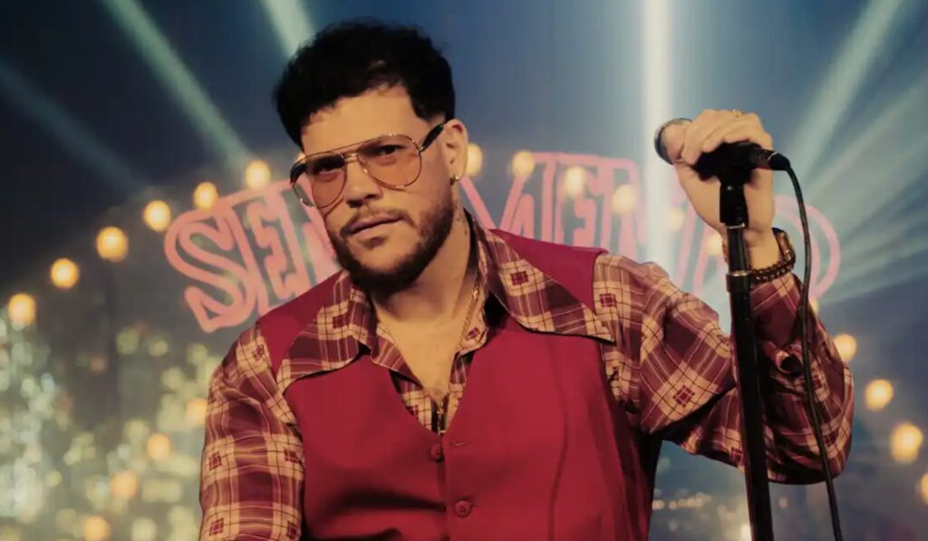 Show do Ferrugem ao vivo com público cantando pagode