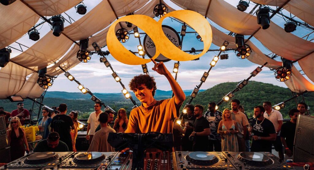 Illusionize se apresentando em evento GoodTimes em São Paulo