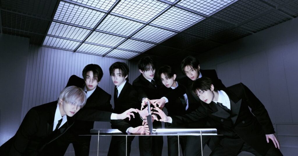 Enhypen se apresentando ao vivo durante um show de K-Pop