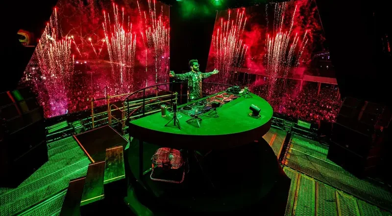 DJ Alok se apresentando na turnê Áurea na Arena Carhoo em Teresina