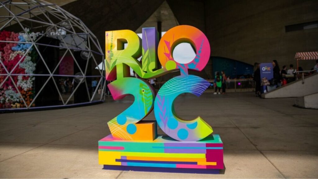Ingressos para o festival Rio2C 2026 com artistas como IZA e João Gomes