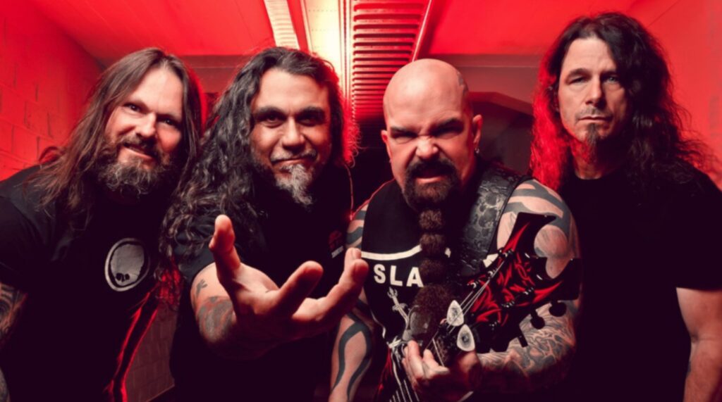 Slayer ao vivo durante show de thrash metal