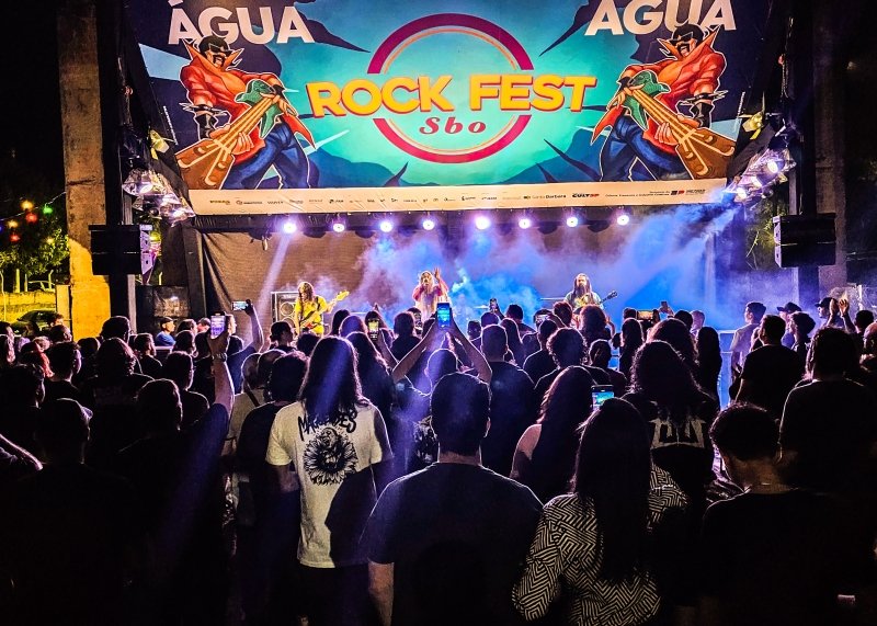 Santa Bárbara Rock Fest 2026 com diversas bandas e artistas no palco