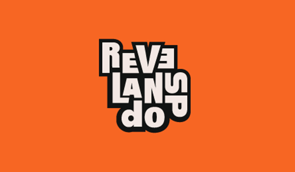 Público apreciando shows no festival Revelando SP 2026 no Parque do Trote, São Paulo
