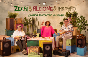 Zeca Pagodinho, Alcione e Jorge Aragão se apresentando em show de samba em São Paulo